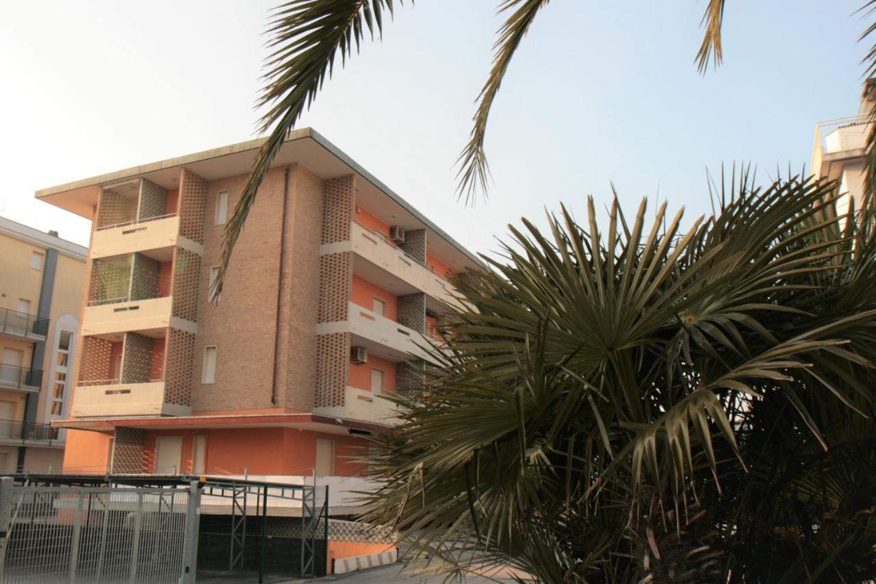 Residence Houston Lido di Jesolo Exterior photo