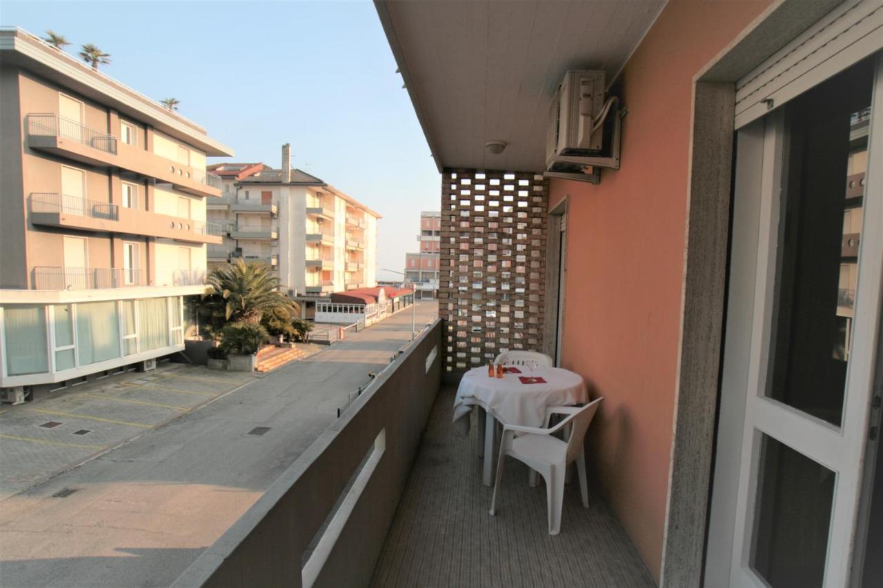 Residence Houston Lido di Jesolo Exterior photo